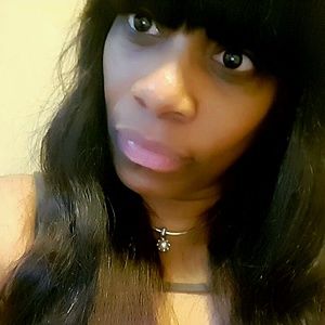 Meet your Posher, Lenora